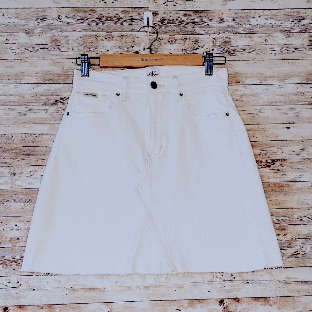 White Calvin Klein High-Waisted Mini Skirt